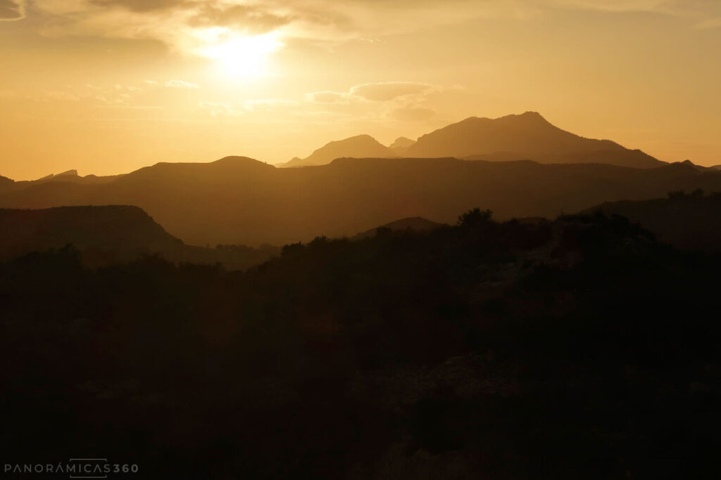 Atardecer en las cercanías del Pantano de Elche