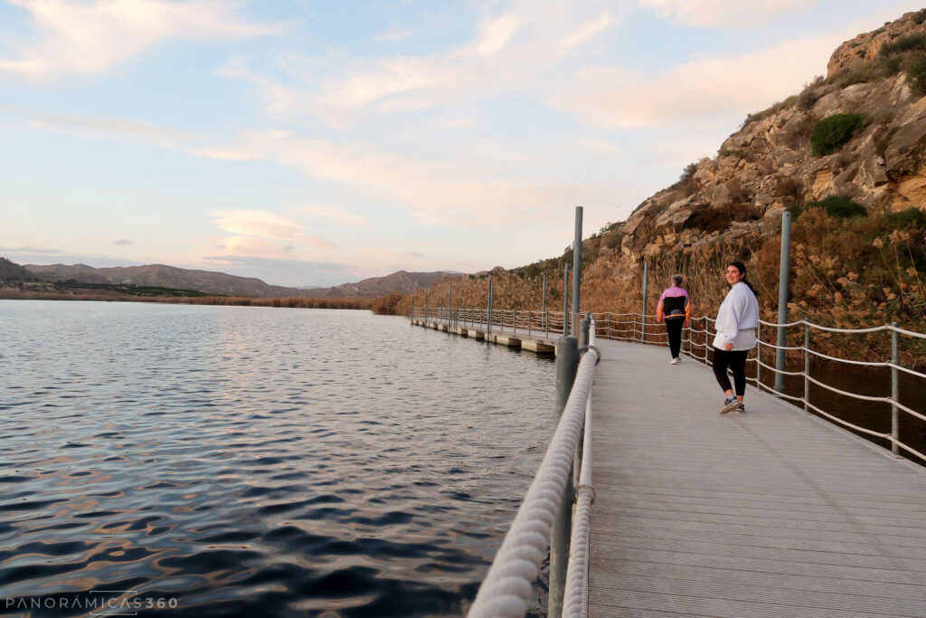 Pantalán flotante del embalse de Elche