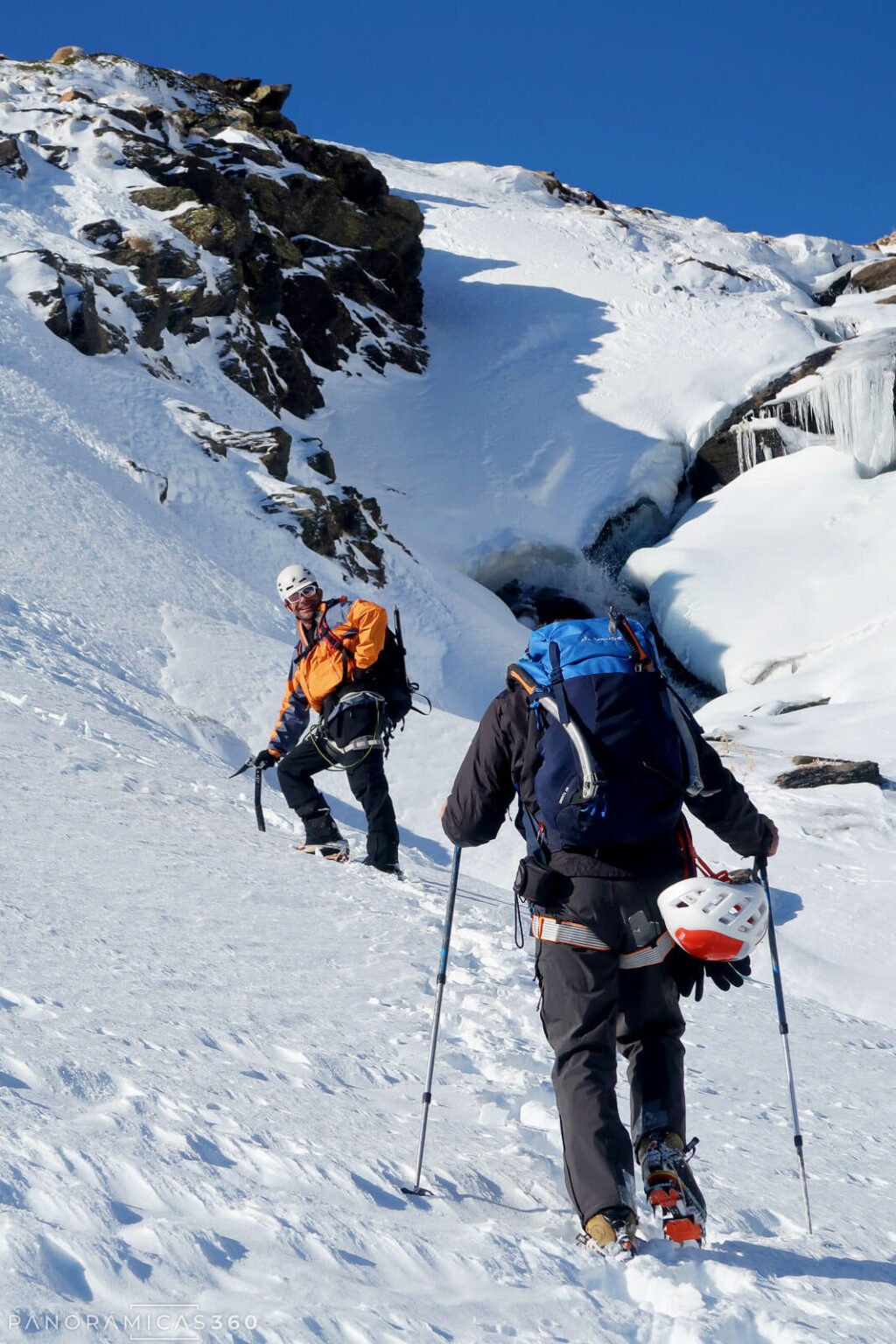 Subiendo por el barranco del Alhorí