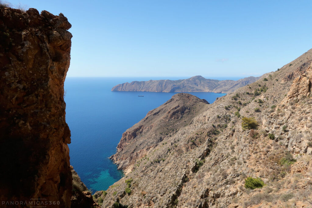 Cabo Tiñoso visto desde el Arco de l@s Enamorad@s