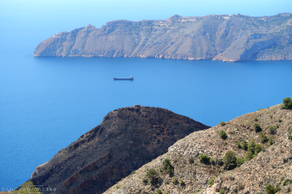 Cabezo de la Aguja y Cabo Tiñoso detrás