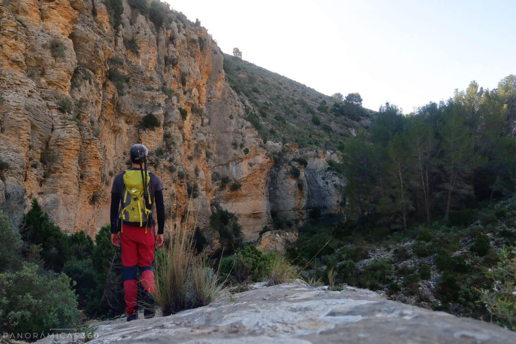 Caminando por el barranco de la Mitja Querena