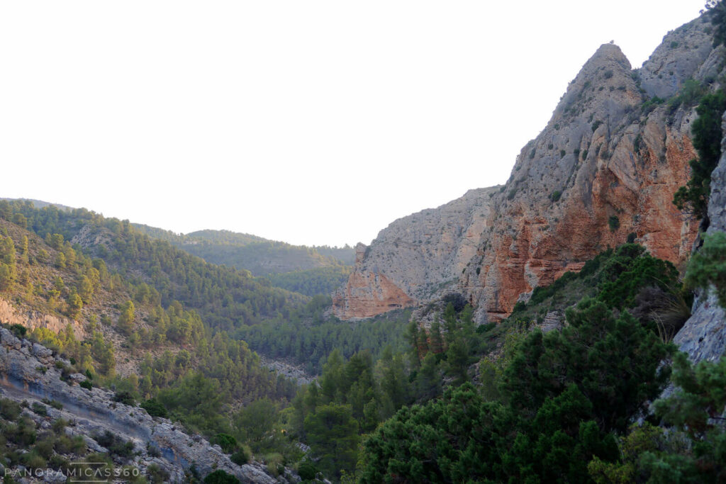 Barranco de la Mitja Querana y Penyes de Roset