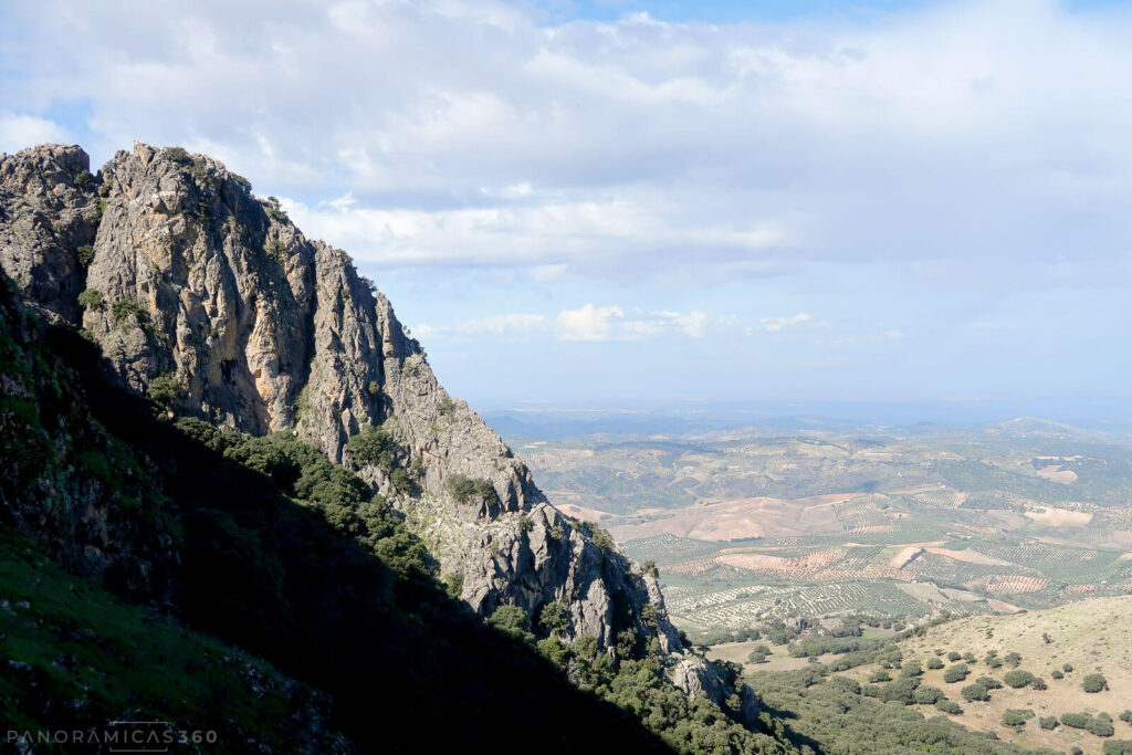 Cresta rocosa en el Peñón de Algámitas